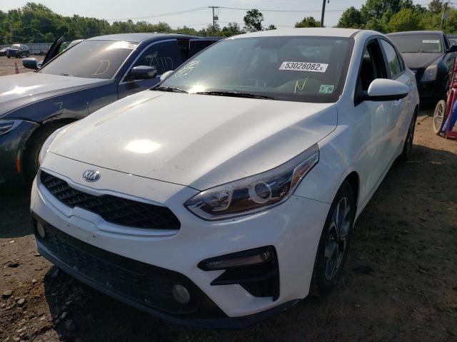 3KPF24AD0ME304228 - 2021 KIA FORTE FE WHITE photo 2