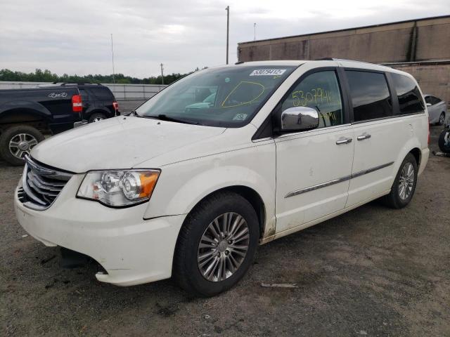 2A4RR6DG1BR617062 - 2011 CHRYSLER TOWN & COU WHITE photo 2