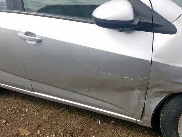 1G1JA5SH4E4144306 - 2014 CHEVROLET SONIC LS SILVER photo 9