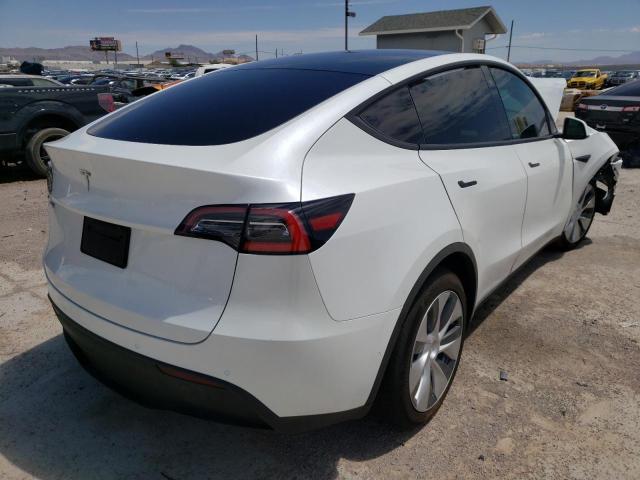 5YJYGDEE0MF078697 - 2021 TESLA MODEL Y أبيض صورة 4