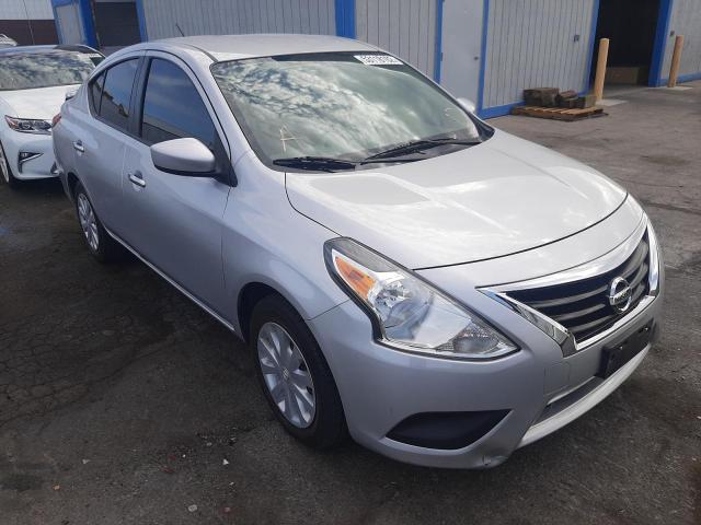 3N1CN7AP8FL952309 - 2015 NISSAN VERSA S SILVER photo 1