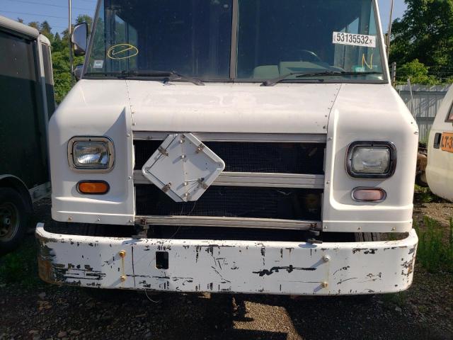 4UZA4FF47XCA60967 - 1999 FREIGHTLINER CHASSIS M WHITE photo 9