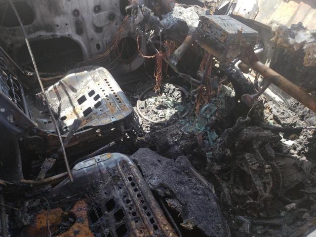 JTLKT334950219776 - 2005 TOYOTA SCION XB SILVER photo 10