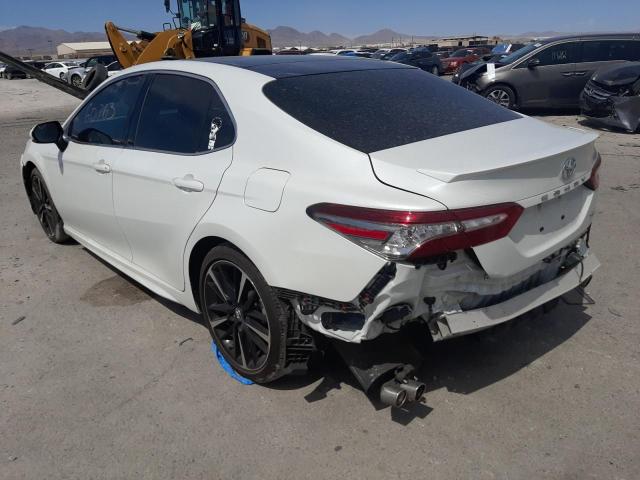 4T1B61HK9JU024225 - 2018 TOYOTA CAMRY XSE WHITE photo 3