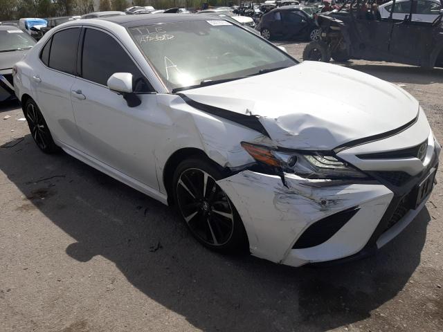 4T1B61HK9JU024225 - 2018 TOYOTA CAMRY XSE WHITE photo 9