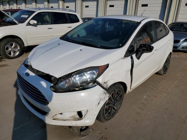 3FADP4BJ3JM136816 - 2018 FORD FIESTA SE WHITE photo 2