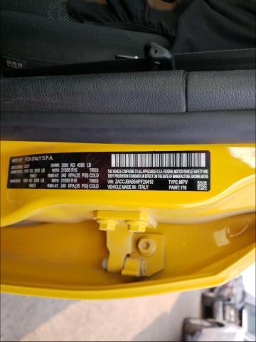 ZACCJBAB5HPF29410 - 2017 JEEP RENEGADE S YELLOW photo 10