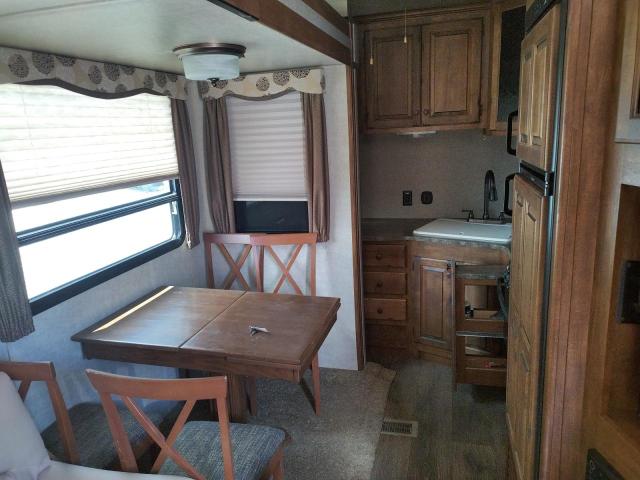 4YDF26921F1530425 - 2015 OTHER RV TWO TONE photo 6