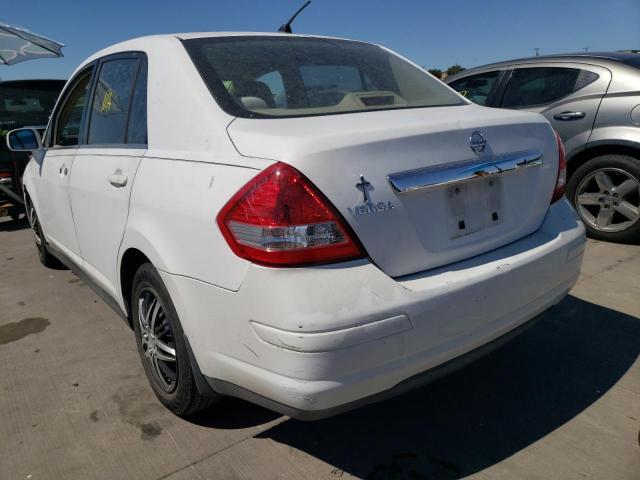 3N1BC11EX8L357476 - 2008 NISSAN VERSA S WHITE photo 3