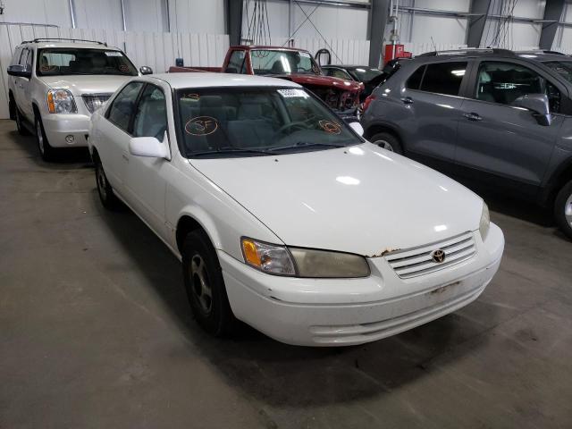 JT2BG22K5W0246705 - 1998 TOYOTA CAMRY CE WHITE photo 1