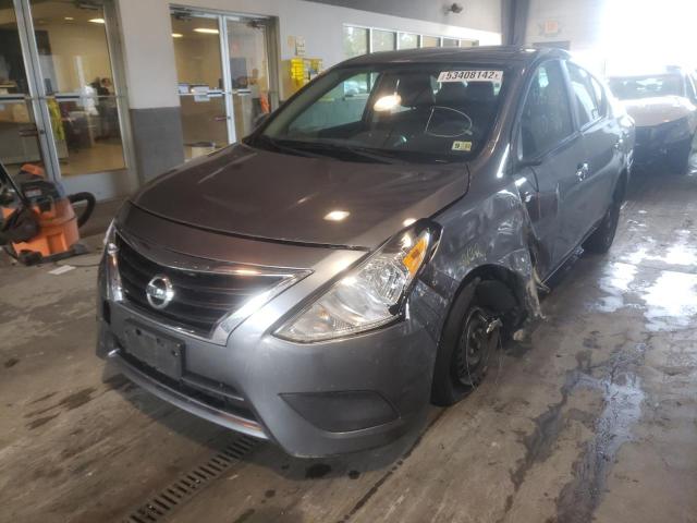 3N1CN7AP5HL874560 - 2017 NISSAN VERSA S GRAY photo 2