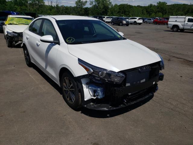 3KPF24AD9NE499327 - 2022 KIA FORTE FE WHITE photo 1