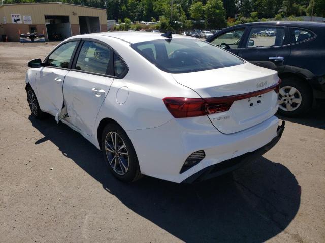 3KPF24AD9NE499327 - 2022 KIA FORTE FE WHITE photo 3