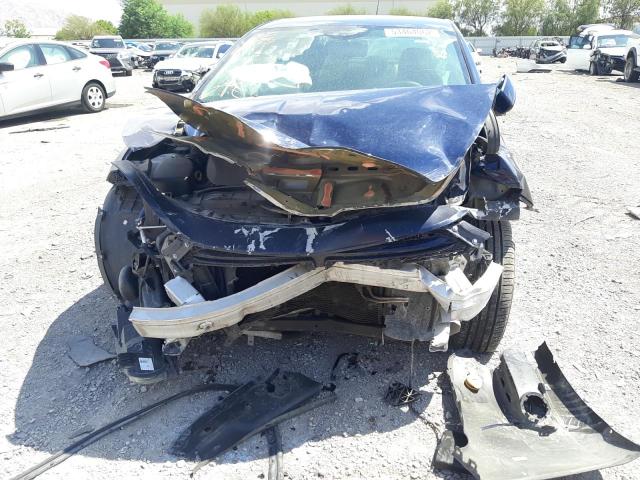 1C3CDFAA0DD105314 - 2013 DODGE DART BLUE photo 9