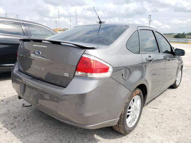 1FAHP3FN5BW116609 - 2011 FORD FOCUS SE GRAY photo 4