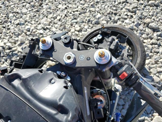 JYARJ16E2BA022667 - 2011 YAMAHA YZFR6 BLACK photo 8