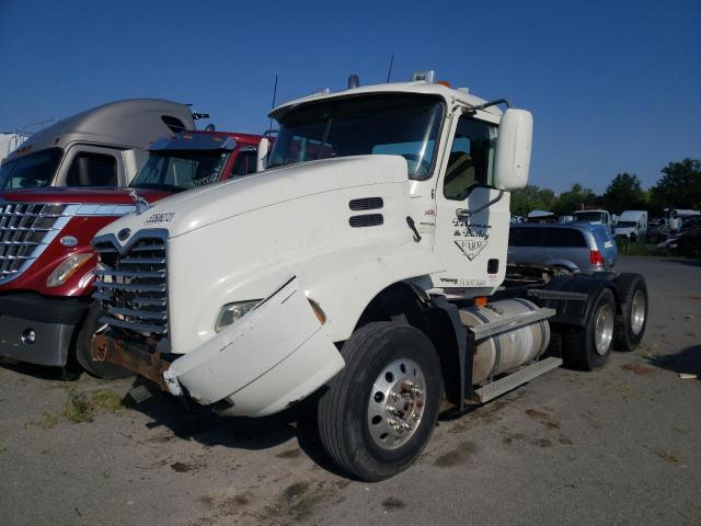 1M1AK06Y65N****** - 2005 MACK 600 CXN600 WHITE photo 2