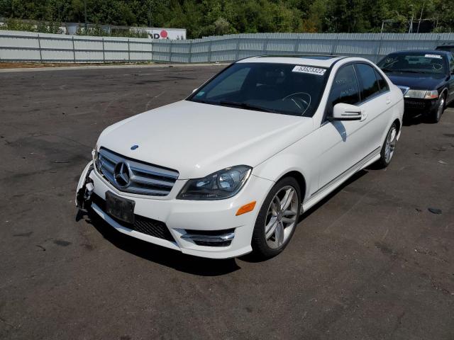 WDDGF8AB0DG129886 - 2013 MERCEDES-BENZ C 300 4MAT WHITE photo 2