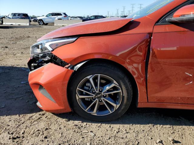 3KPF24ADXNE416357 - 2022 KIA FORTE FE ORANGE photo 9