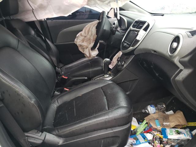 1G1JF5SB3K4127019 - 2019 CHEVROLET SONIC PREM WHITE photo 5