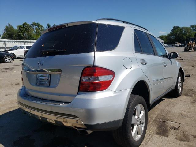 4JGBB75E66A020381 - 2006 MERCEDES-BENZ ML 500 SILVER photo 4