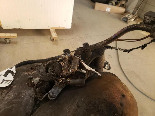 JH2RC44641M453981 - 2001 HONDA VT750 CD2 烧焦的 照片 8