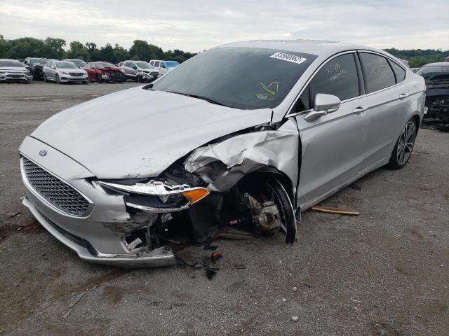 3FA6P0D97KR152977 - 2019 FORD FUSION TIT SILVER photo 2