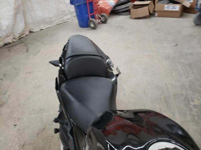 JKAEXEJ16KDA03354 - 2019 KAWASAKI EX650 J 黑色 照片 6