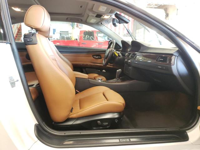 WBAKF9C58BE619953 - 2011 BMW 335 XI WHITE photo 5