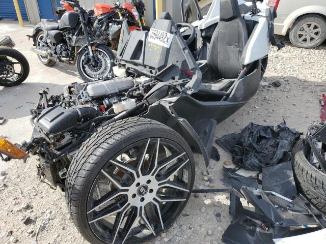 57XAASHDXM8145243 - 2021 POLARIS SLINGSHOT WHITE photo 10