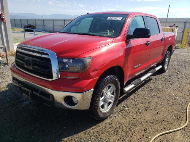 5TFDM5F11CX027786 - 2012 TOYOTA TUNDRA CRE RED photo 2