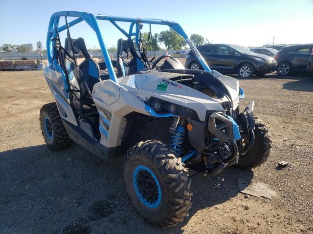 3JBPVAP26HJ000708 - 2017 CAN-AM MAVERICK X TWO TONE photo 1