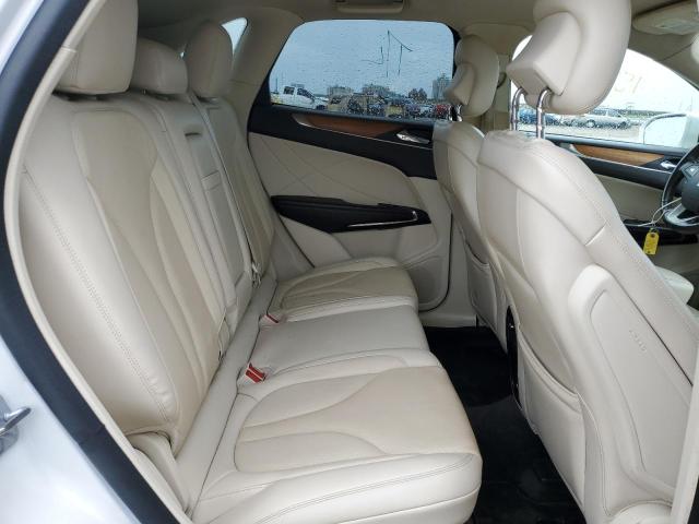 5LMTJ2AH7FUJ07258 - 2015 LINCOLN MKC WHITE photo 6