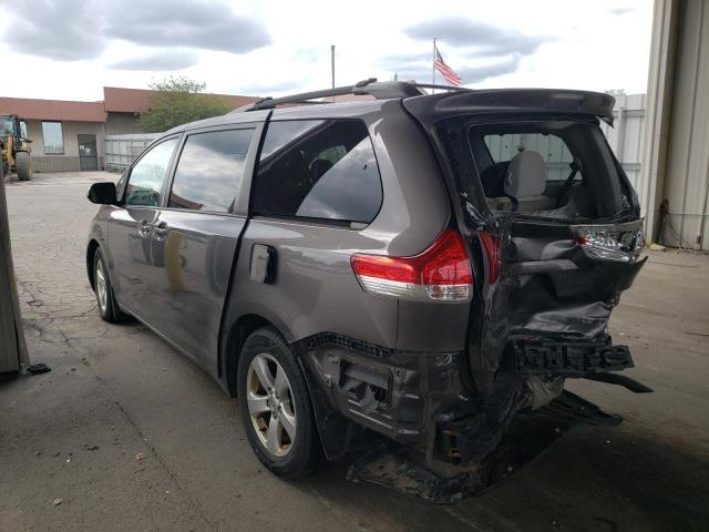 5TDKK3DC4DS347049 - 2013 TOYOTA SIENNA LE GRAY photo 3