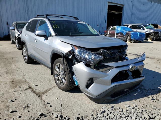 2T3A1RFV8LW088479 - 2020 TOYOTA RAV4 XLE P SILVER photo 1