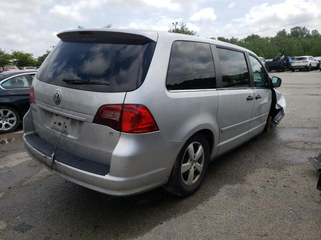 2V4RW4D13AR294684 - 2010 VOLKSWAGEN ROUTAN S SILVER photo 4