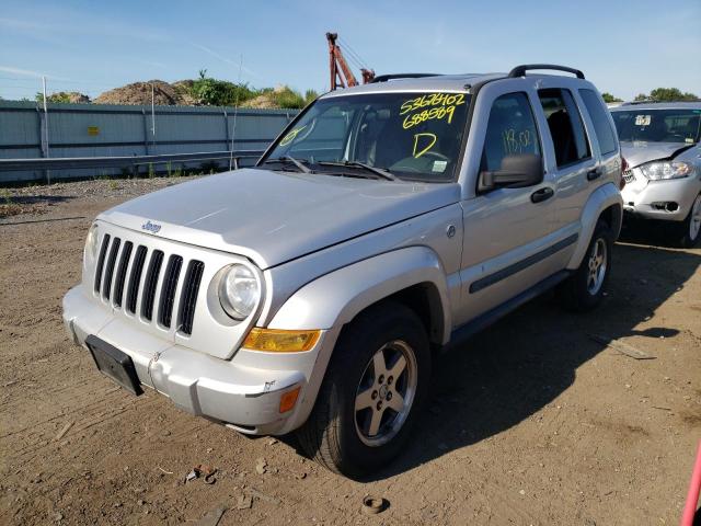 1J4GL38K95W688589 - 2005 JEEP LIBERTY SILVER photo 2