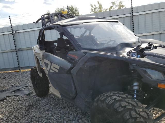 3JBVGAY42NE000484 - 2022 CAN-AM MAVERICK X TWO TONE photo 10