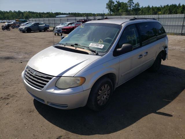 2C4GP44R05R292109 - 2005 CHRYSLER TOWN & COU GRAY photo 2