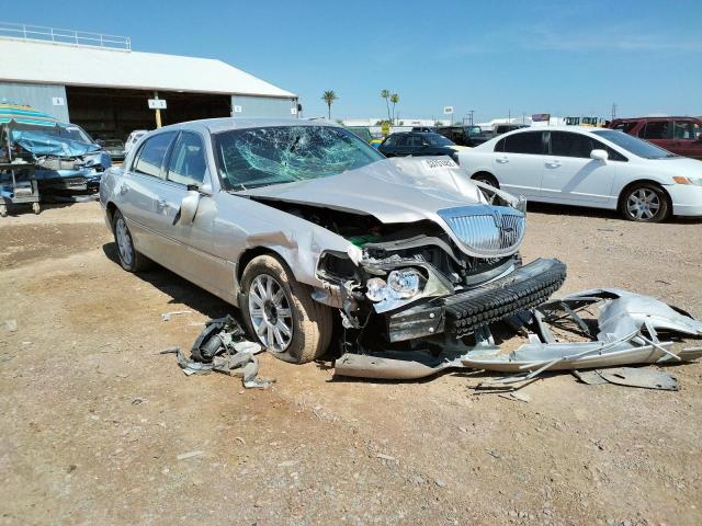 2LNHM82V79X622670 - 2009 LINCOLN TOWN CAR S SILVER photo 1