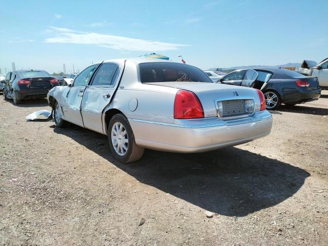 2LNHM82V79X622670 - 2009 LINCOLN TOWN CAR S SILVER photo 3