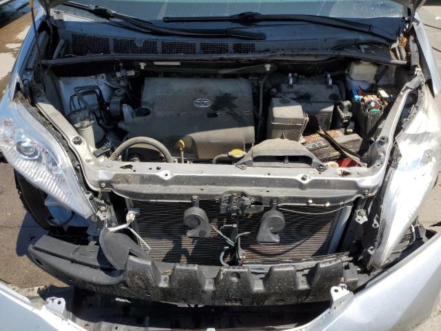 5TDKK3DC7FS644447 - 2015 TOYOTA SIENNA LE SILVER photo 7