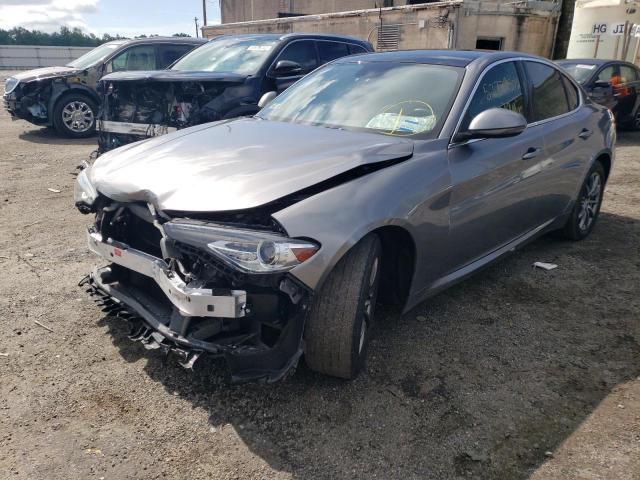 ZARFAEDNXH7544167 - 2017 ALFA ROMEO GIULIA Q4 SILVER photo 2