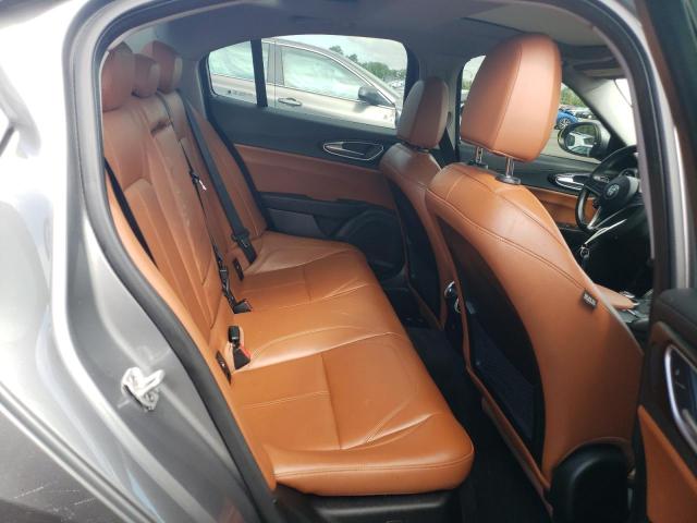 ZARFAEDNXH7544167 - 2017 ALFA ROMEO GIULIA Q4 SILVER photo 6