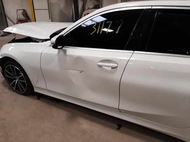 WBA5R1C5XKAK06476 - 2019 BMW 330I WHITE photo 9