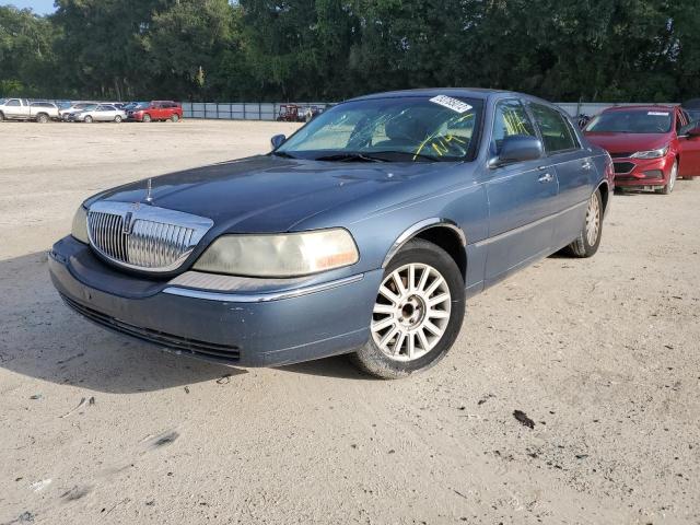 1LNHM82W55Y655220 - 2005 LINCOLN TOWN CAR S BLUE photo 2