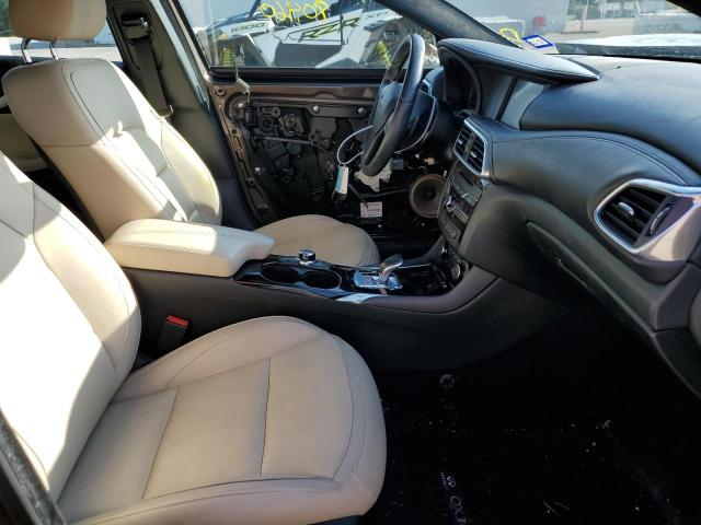 SJKCH5CP5HA031047 - 2017 INFINITI QX30 BASE BROWN photo 5