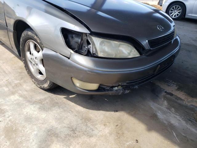 JT8BF28G9W5030645 - 1998 LEXUS ES 300 GRAY photo 9