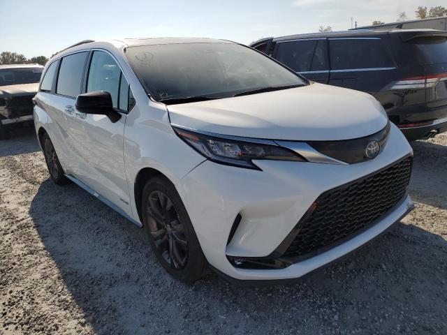 5TDDRKEC2MS008917 - 2021 TOYOTA SIENNA XSE WHITE photo 1