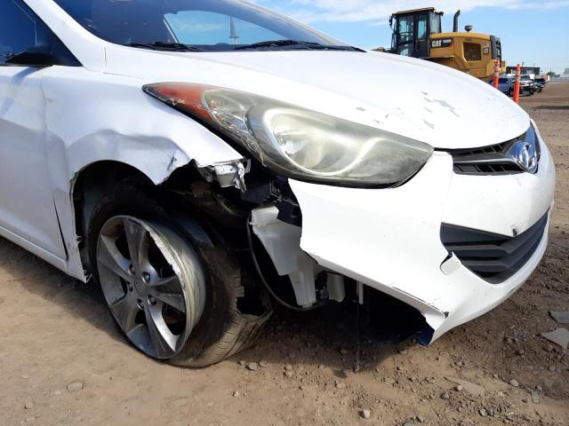 KMHDH6AE5DU019662 - 2013 HYUNDAI ELANTRA CO WHITE photo 9